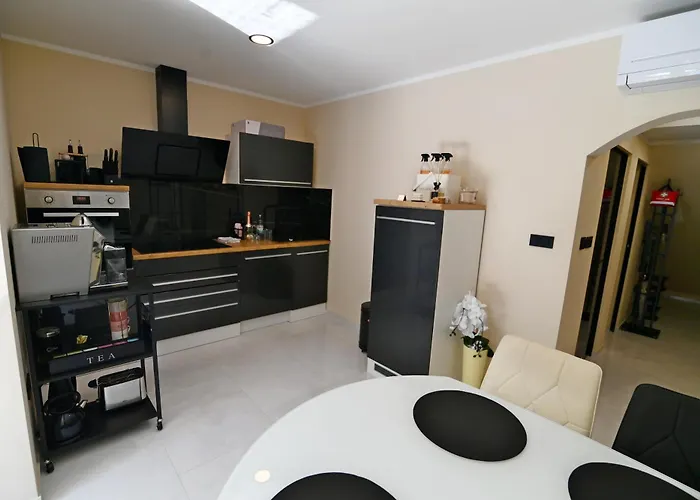 Apartment La Madia- Opric