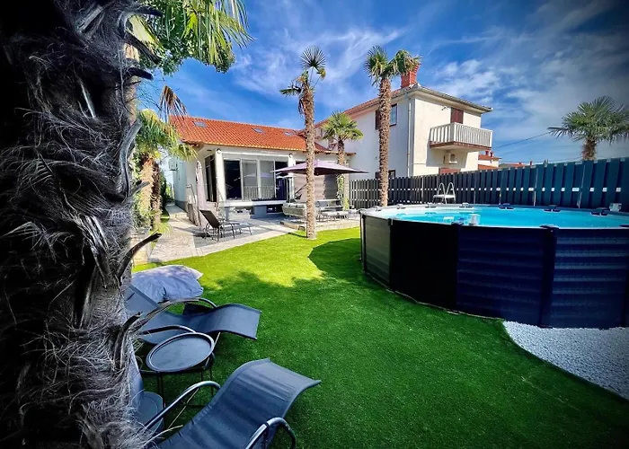 Apartment La Madia- *