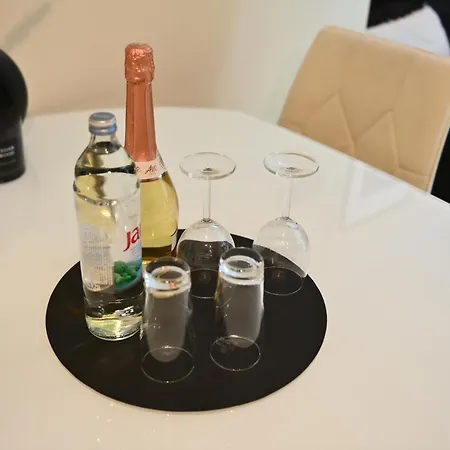 Apartament La Madia- *