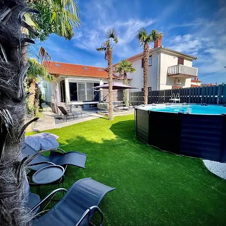 Apartament La Madia- *